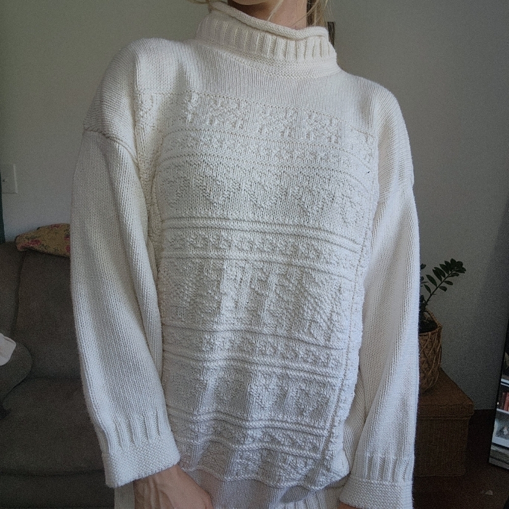 Vintage Embroidered Mock Neck Knit Sweater Size  Large